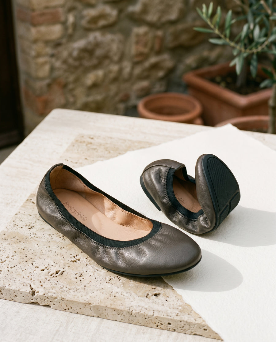 N° 04 · Reise-Ballerina Graphit